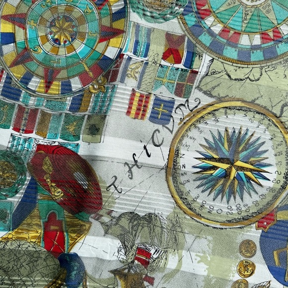 Vintage Liz Sinclair Square Sheer Scarf 100% Rayon Emperors Conquerors 31x31” - Picture 3 of 7